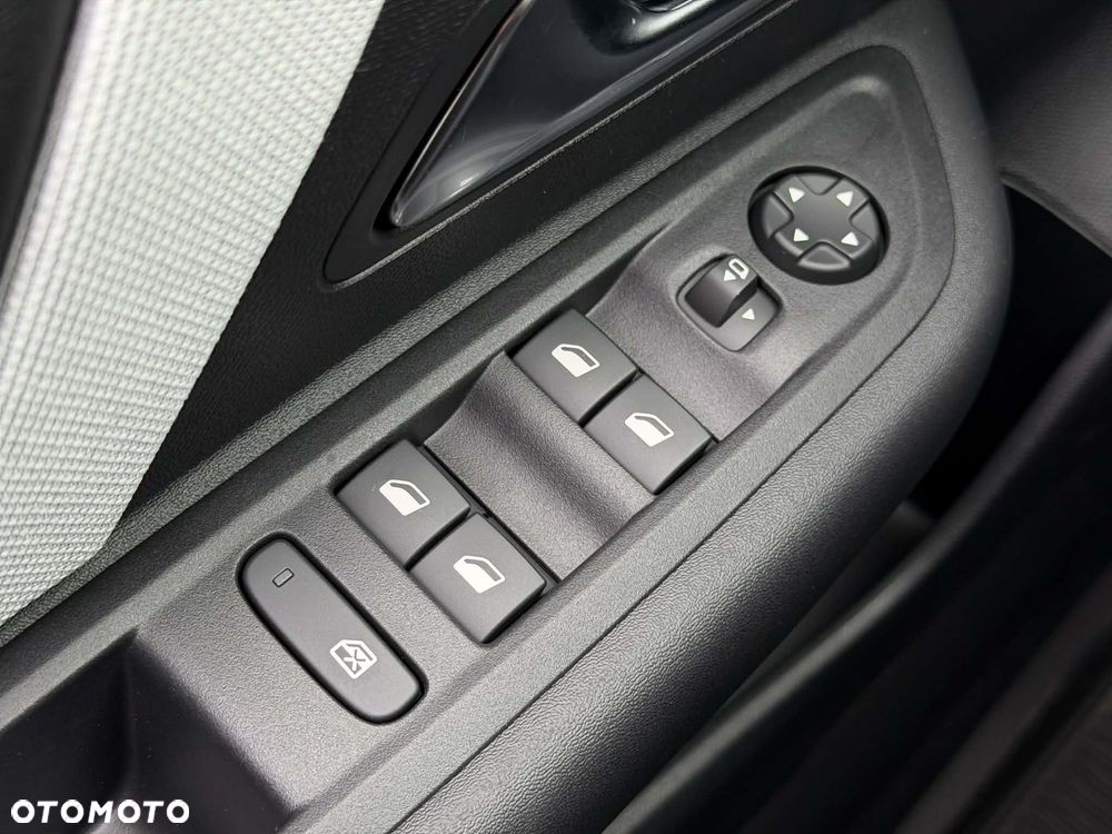 Citroën C4X 1.2 mHEV Max eDCT6 - 18