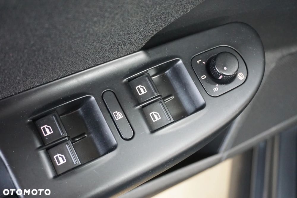 Volkswagen Passat Variant 2.0 TDI DPF Comfortline Blue Motion Technology - 27