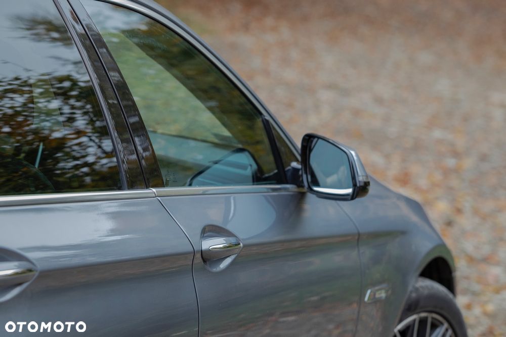 BMW Seria 5 530d xDrive Luxury Line - 18