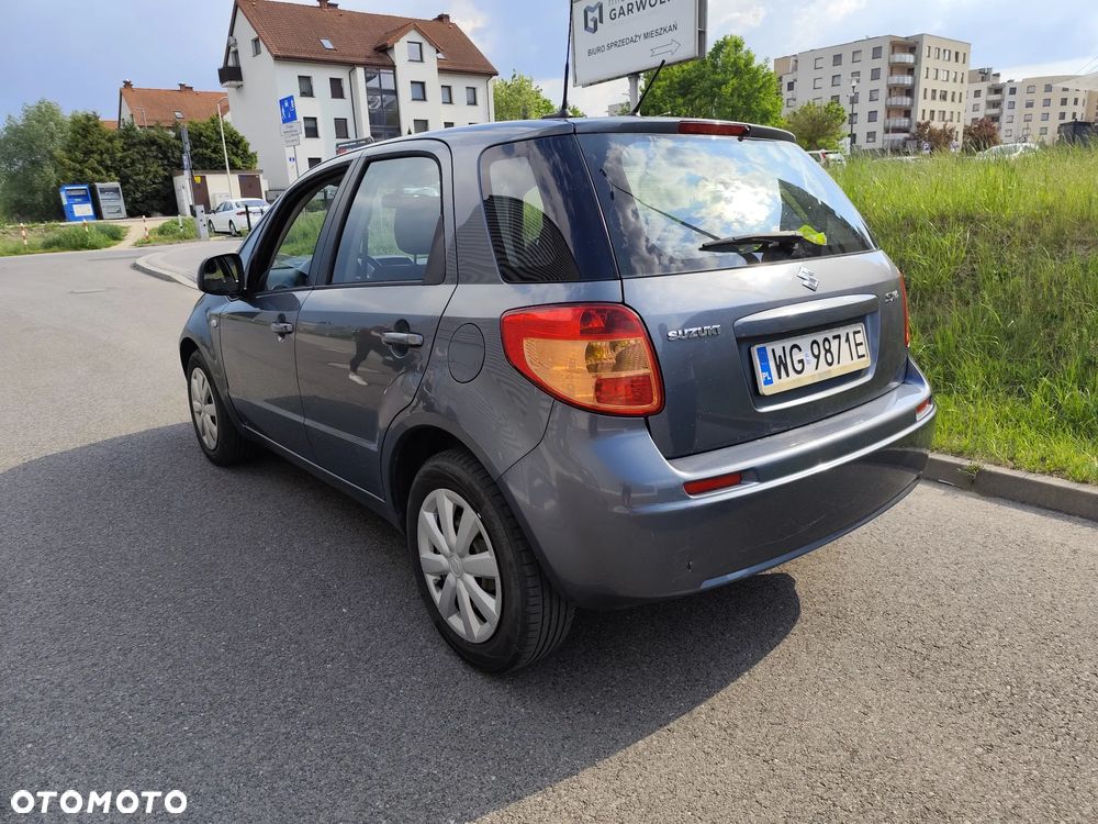 Suzuki SX4 - 4