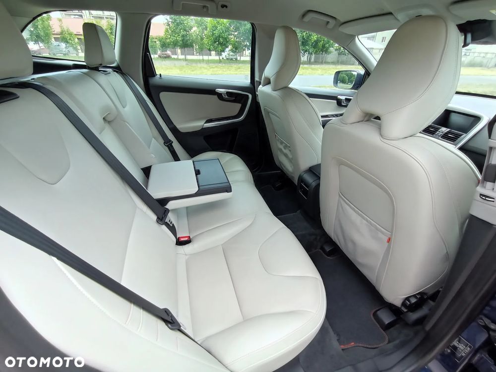 Volvo XC 60 D3 Geartronic Ocean Race - 24