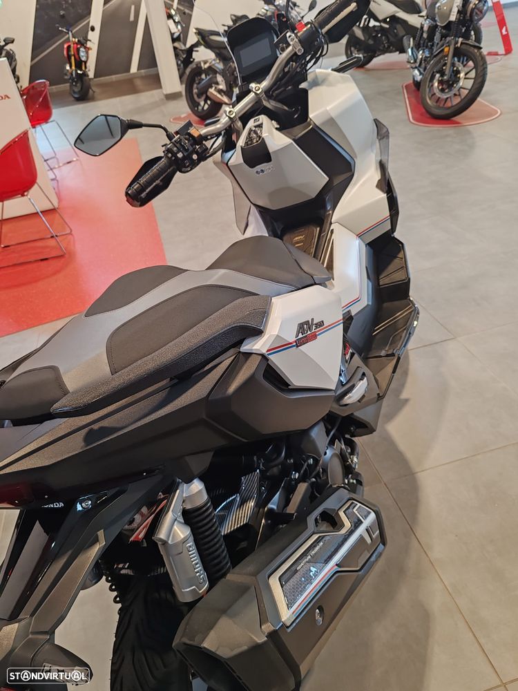Honda ADV - 7