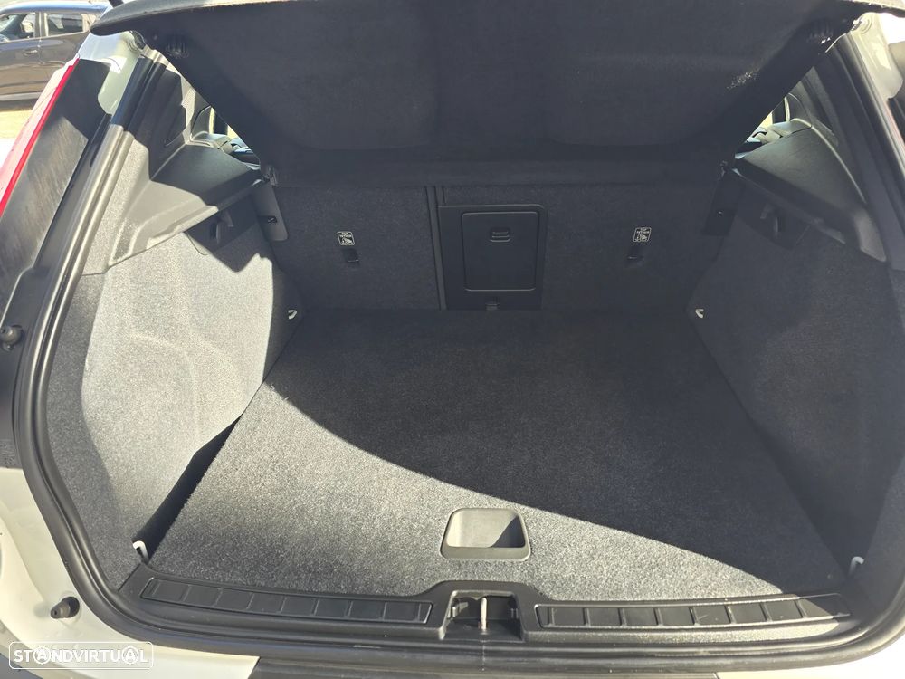 Volvo XC 40 2.0 D3 Momentum Plus - 8