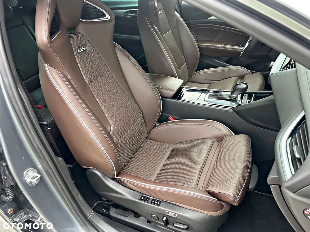 Opel Insignia 2.0 T 4x4 GSi S&S - 32