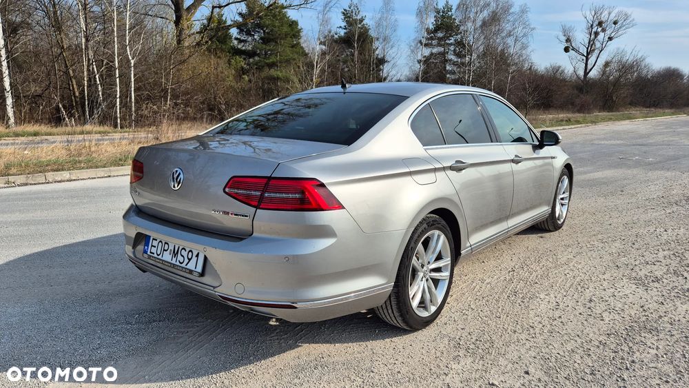 Volkswagen Passat 2.0 TDI BMT 4Mot Highline DSG - 9