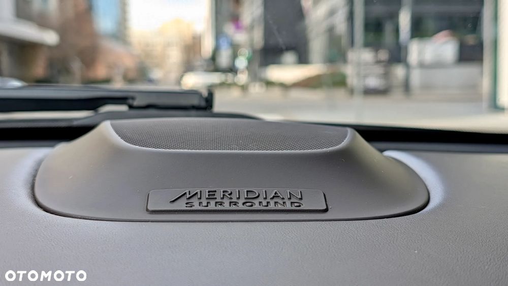 Jaguar XF 35t AWD Portfolio - 24