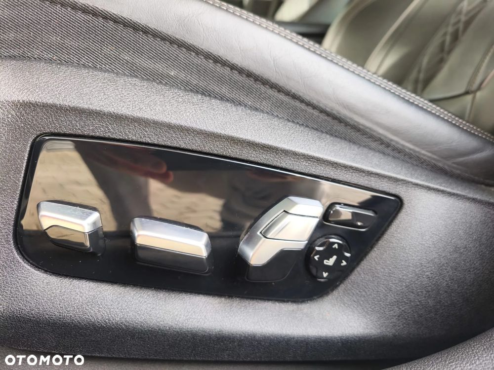 BMW Seria 5 530d xDrive Luxury Line - 15