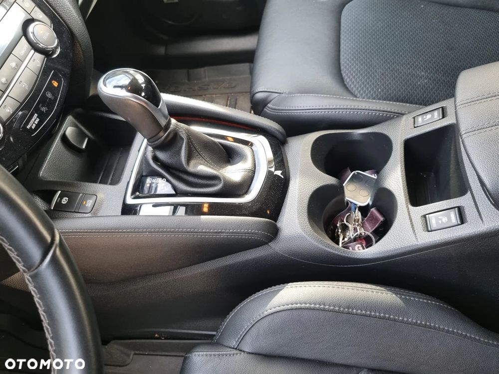 Nissan Qashqai 1.7 dCi Xtronic ALL-MODE 4x4i TEKNA+ - 31