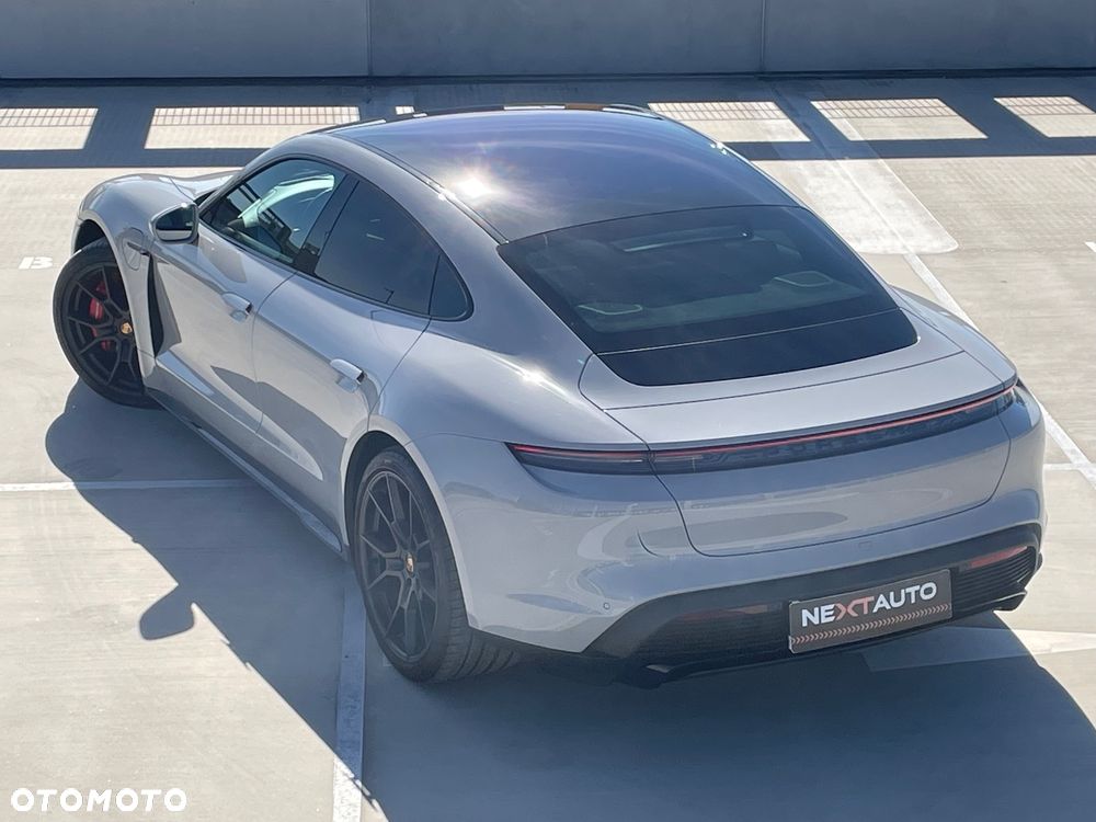 Porsche Taycan GTS - 13