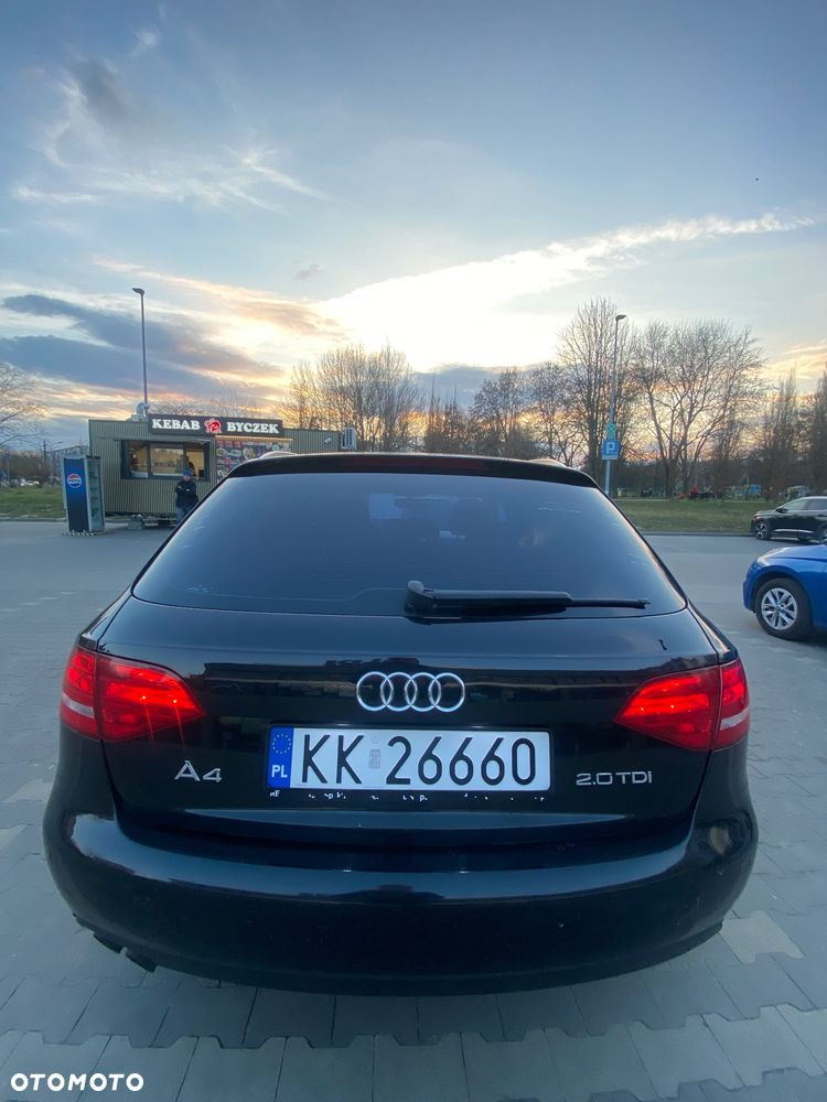 Audi A4 Avant 2.0 TDI - 8