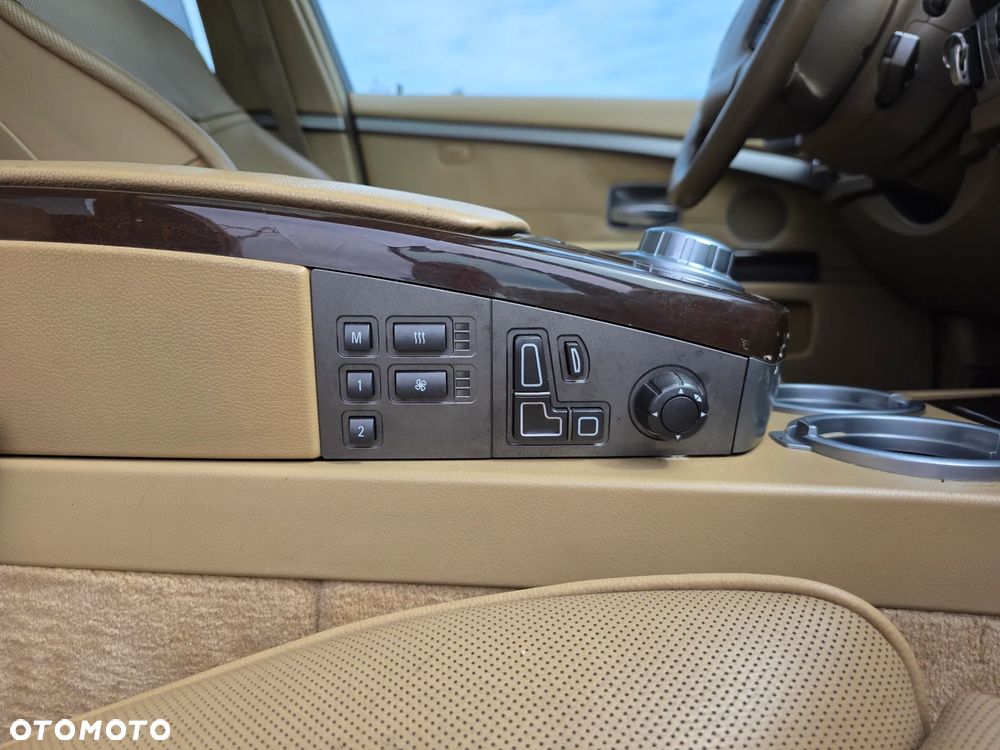 BMW Seria 7 750i L - 19