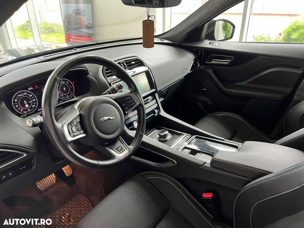 Jaguar F-Pace - 10