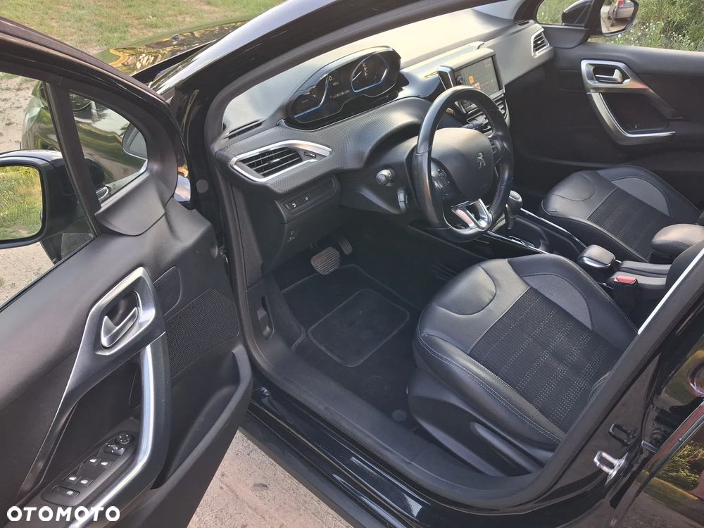 Peugeot 2008 1.2 Pure Tech Allure S&S EAT6 - 7