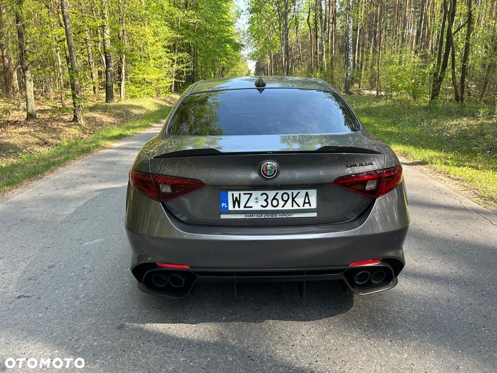 Alfa Romeo Giulia 2.9 V6 Bi-Turbo AT8 Quadrifoglio - 13