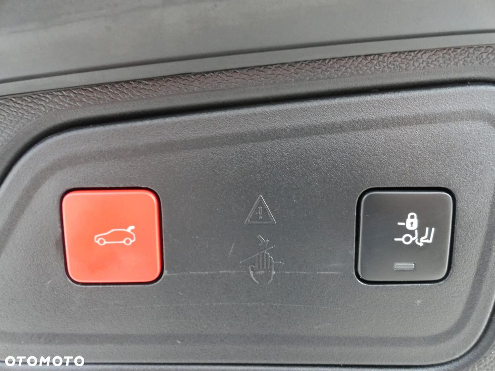 Peugeot 3008 1.5 BlueHDi Allure Pack S&S - 23