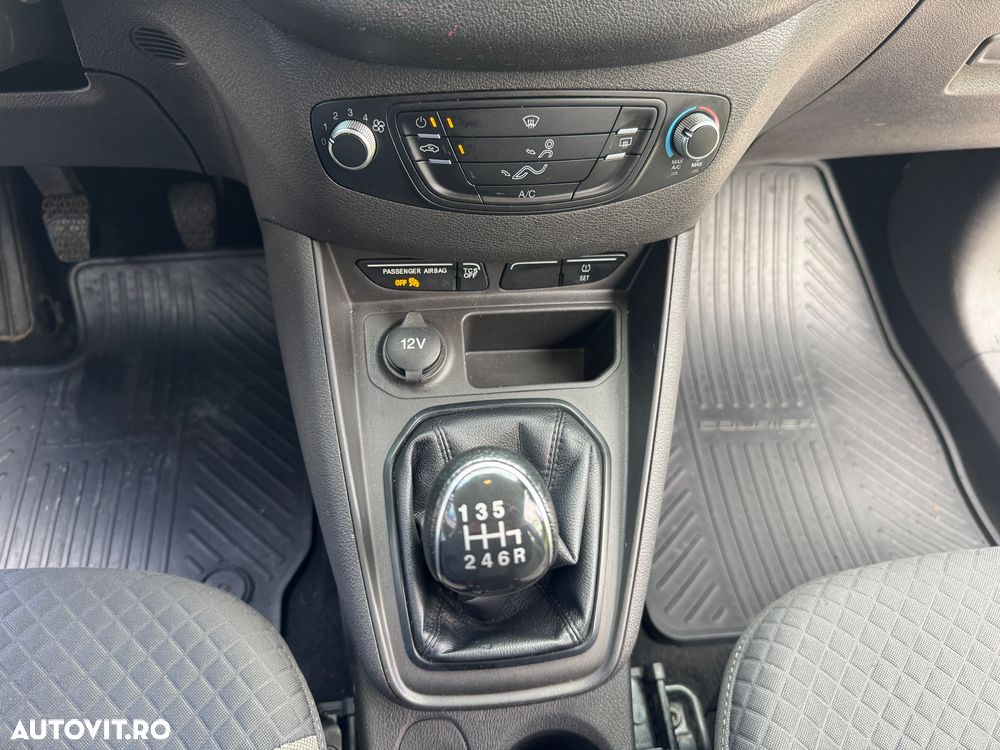 Ford Tourneo Courier 1.5 TDCi S&S Ambiente - 10