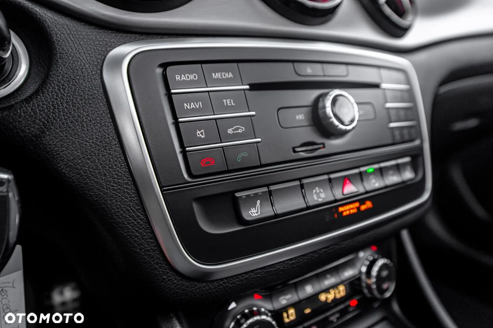 Mercedes-Benz CLA 250 4Matic 7G-DCT Sport - 40