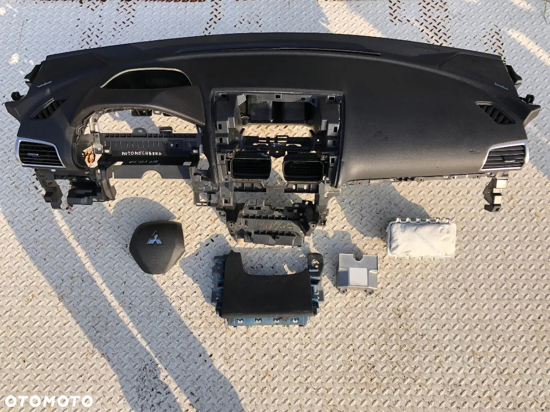 MITSUBISHI ECLIPSE CROSS AIRBAG PODUSZKA POWIETRZNA KIEROWCY KOLANOWA KOLAN KOLANOWKA PODUSZKI POWIETRZNE naprawa regeneracja Raz2 !!! - 9