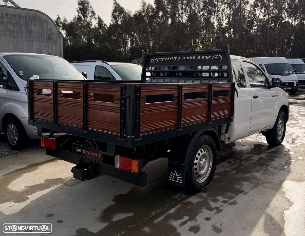 Toyota Hilux 4x4 - 6