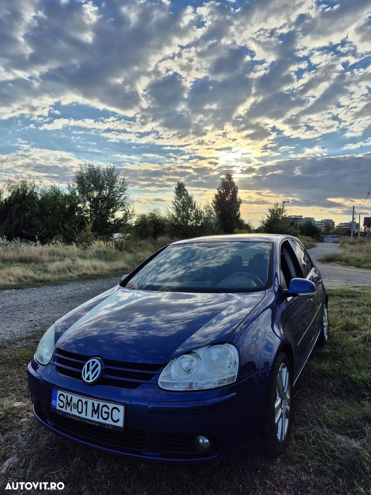 Volkswagen Golf - 1