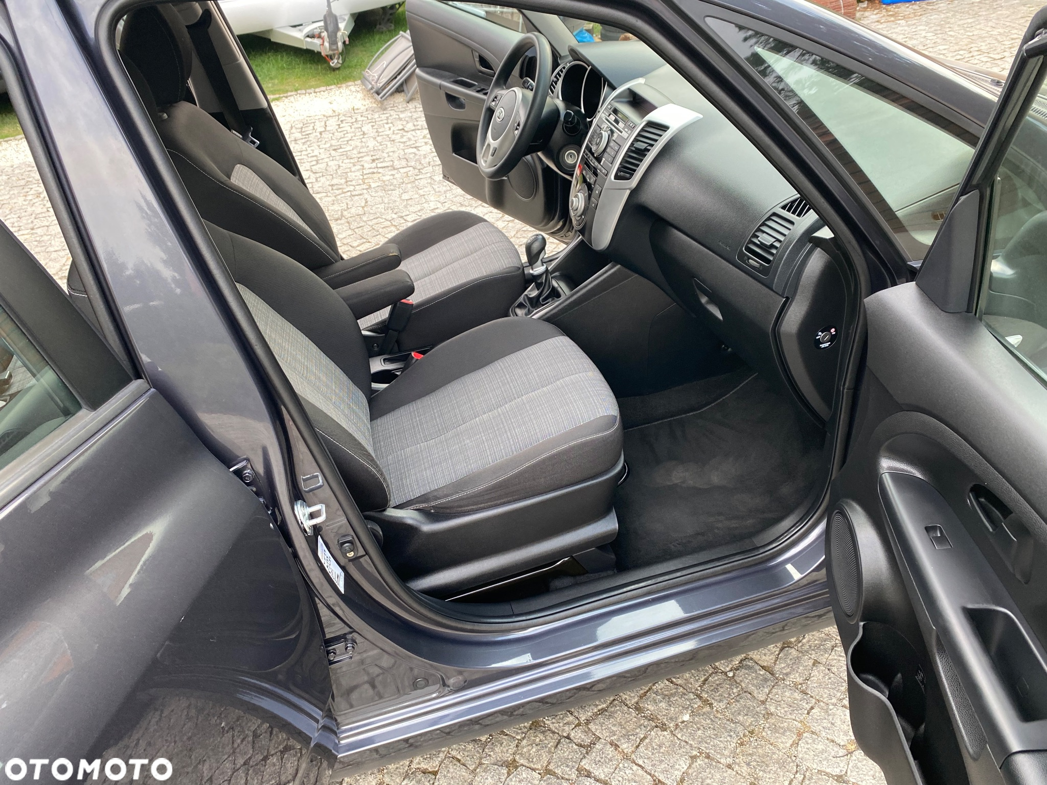 Kia Venga - 35