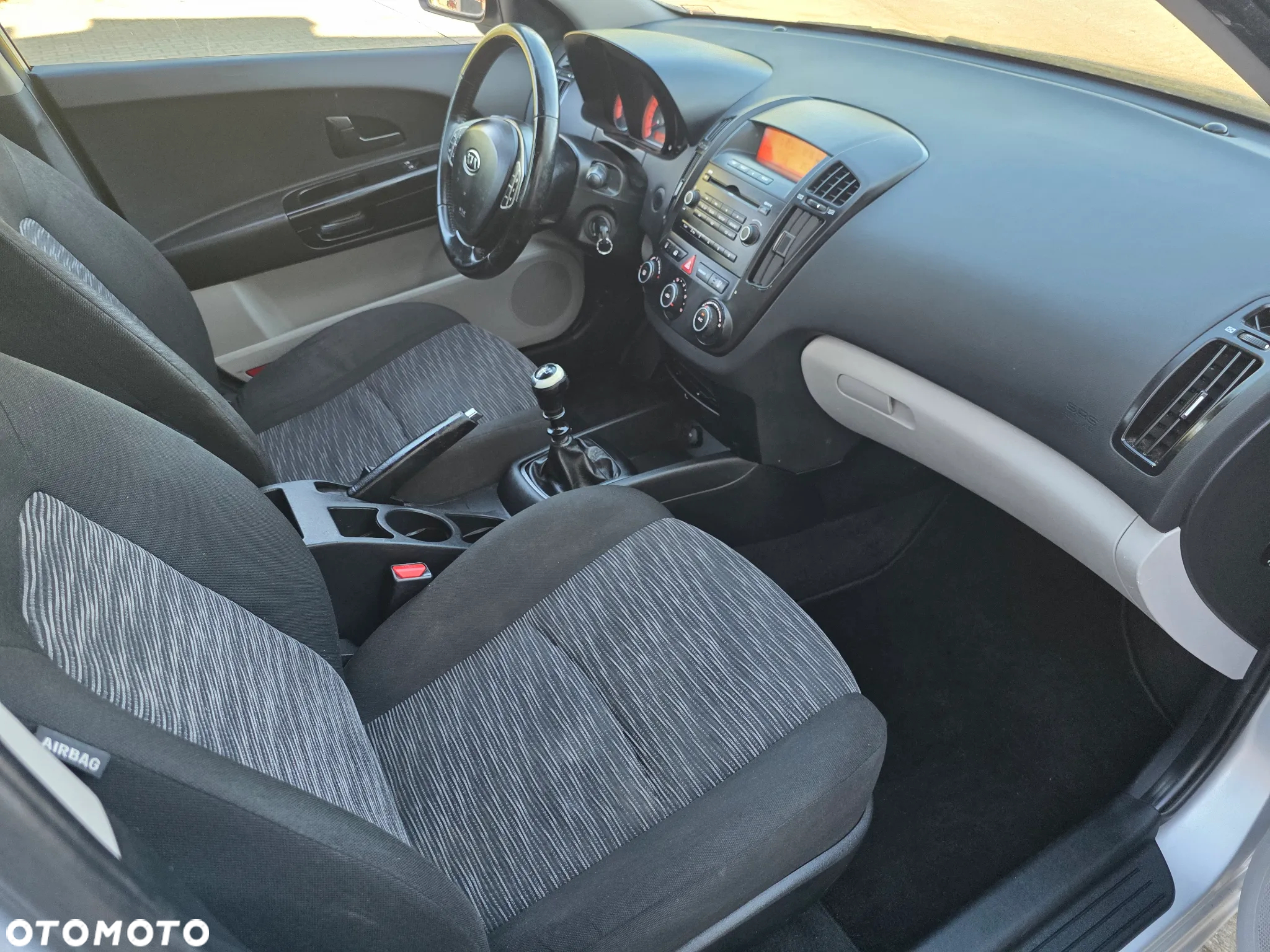 Kia Ceed 1.4 CVVT ISG Attract - 16