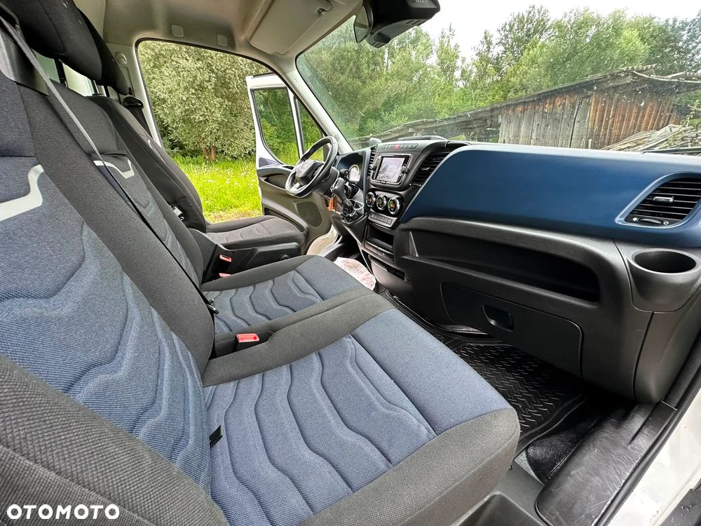 Iveco Daily KONTENER+WINDA (udźwig 750kg) 2.3 diesel 156 kM automat 2021 WEBASTO, KAMERA COFANIA, GWARANTOWANY NIEWIELKI PRZEBIEG 160tyś. - 23