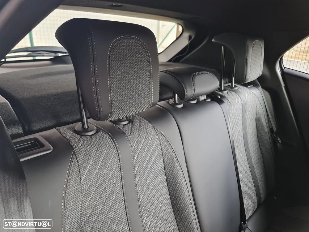 Peugeot 2008 1.2 PureTech Allure Pack — fotografia 11