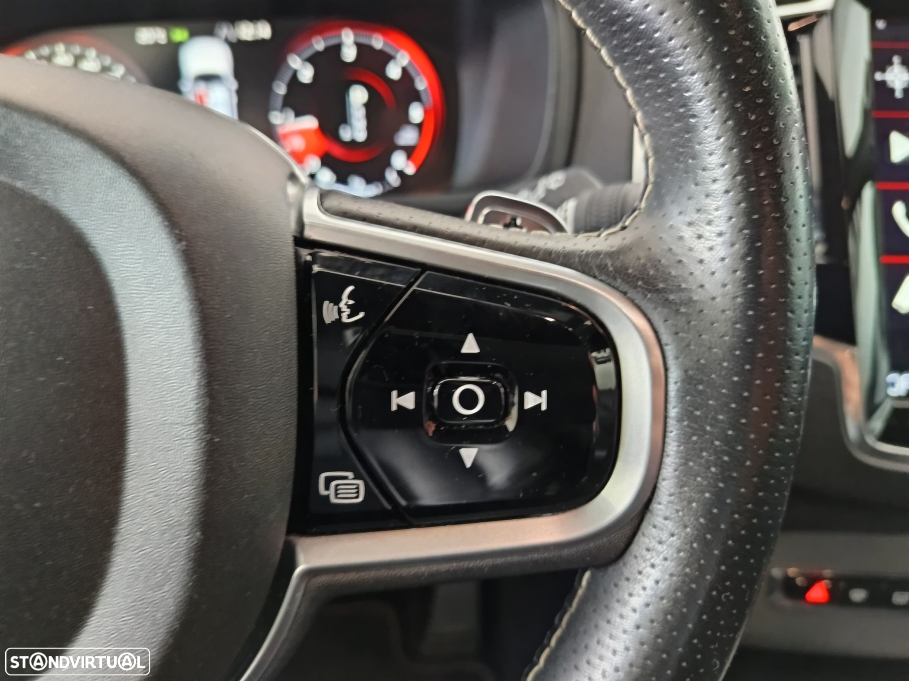 Volvo XC 90 2.0 D4 R-Design - 21