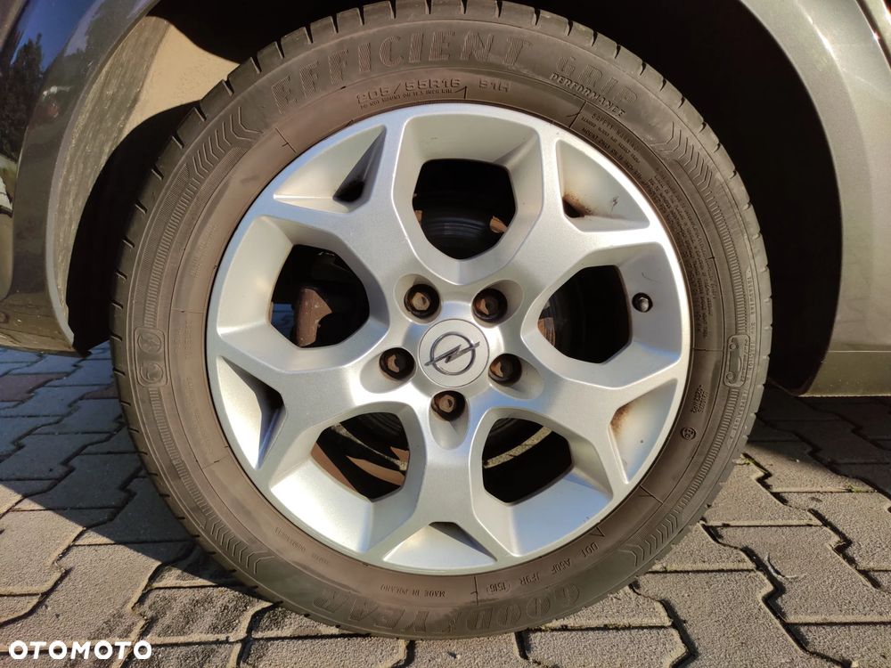 Opel Astra 1.7 CDTI Essentia - 12