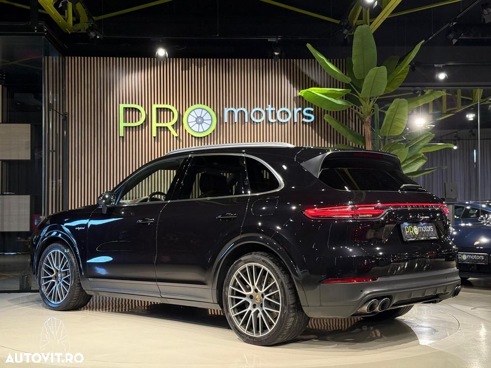 Porsche Cayenne - 10