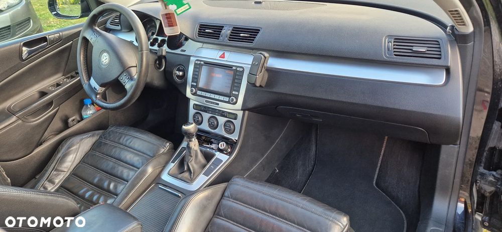 Volkswagen Passat - 14
