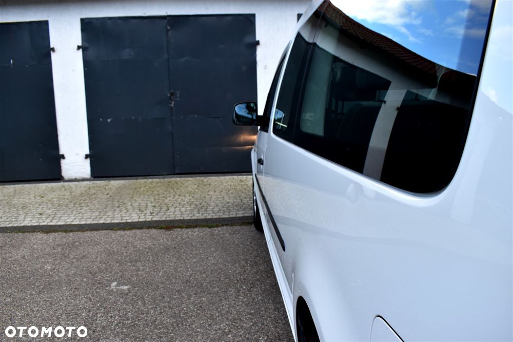 Volkswagen Caddy Maxi Comfortline BMT - 12