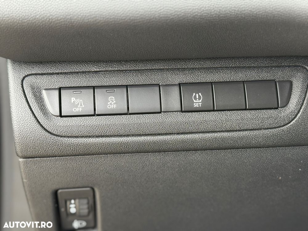 Peugeot 208 82 PureTech Style - 12