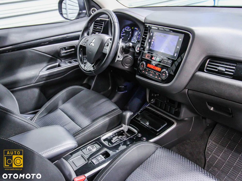 Mitsubishi Outlander 2.0 Instyle Navi 4WD CVT - 16