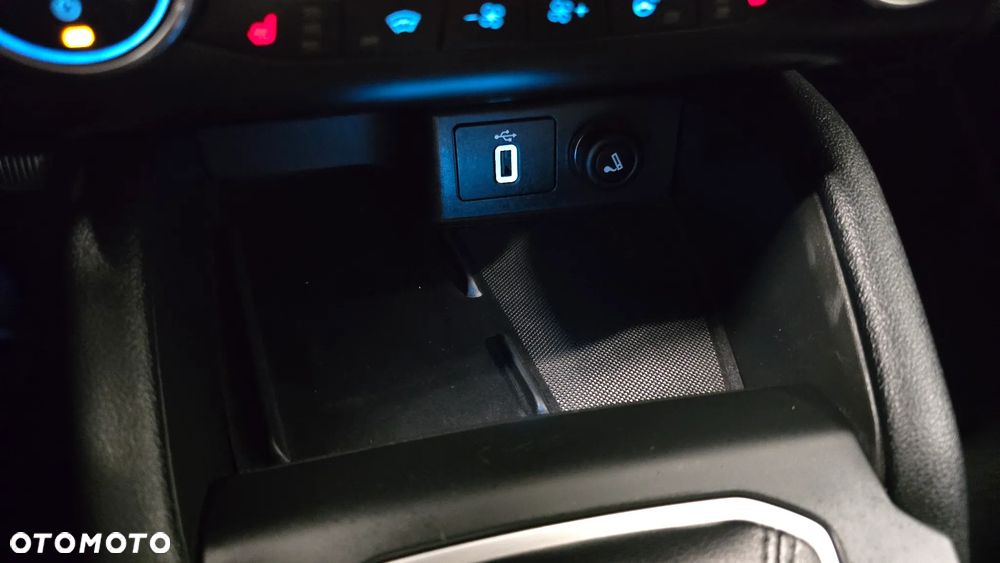 Ford Focus 1.0 EcoBoost mHEV ST-Line X - 28