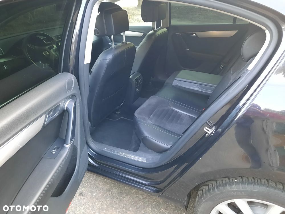 Volkswagen Passat 2.0 TDI DPF Highline - 12