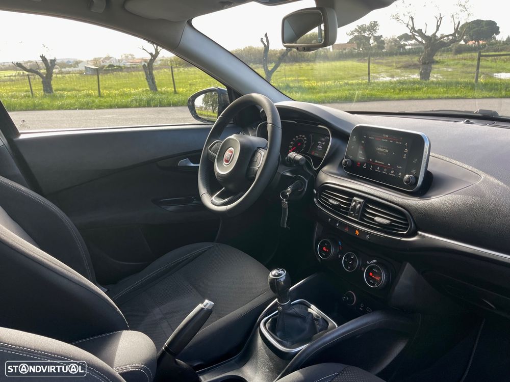 Fiat Tipo Station Wagon 1.3 M-Jet Lounge - 18