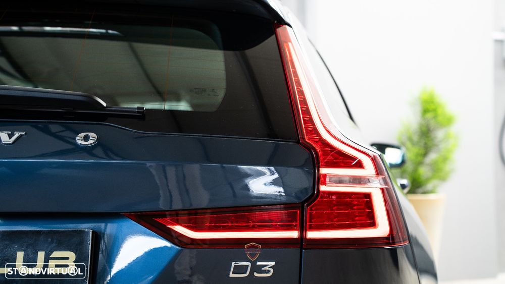 Volvo V60 2.0 D3 Momentum Geartronic - 8