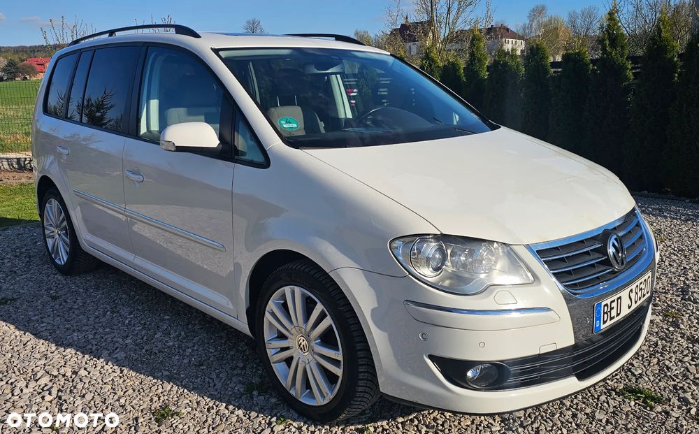 Volkswagen Touran - 1