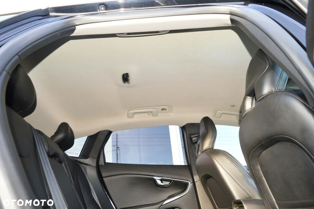 Volvo V40 D2 Summum - 30