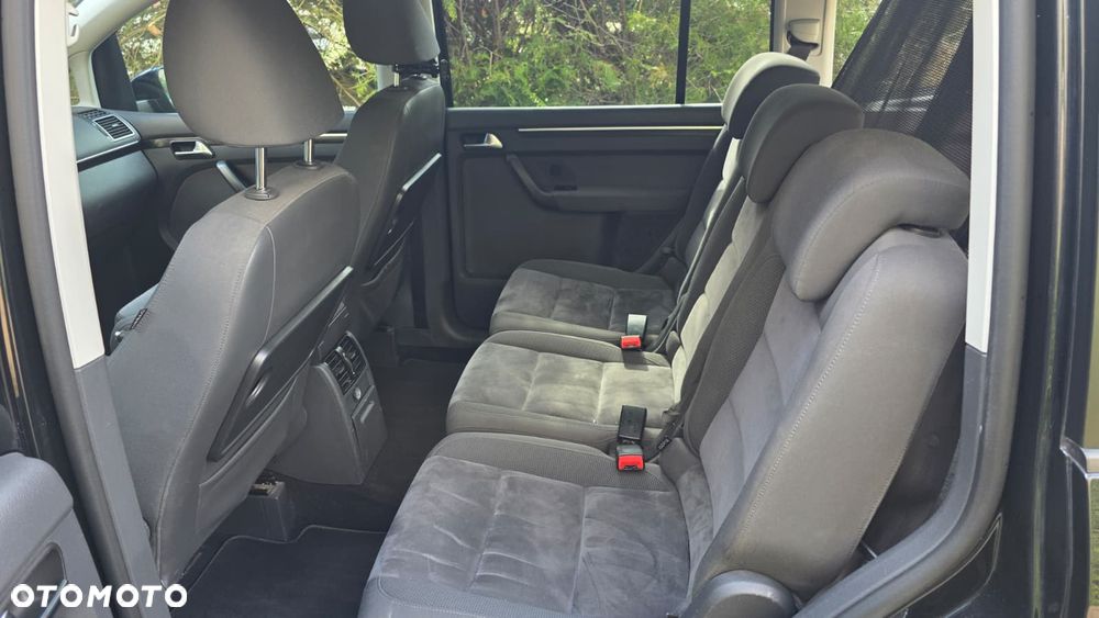 Volkswagen Touran 1.6 TDI DPF Highline DSG - 16