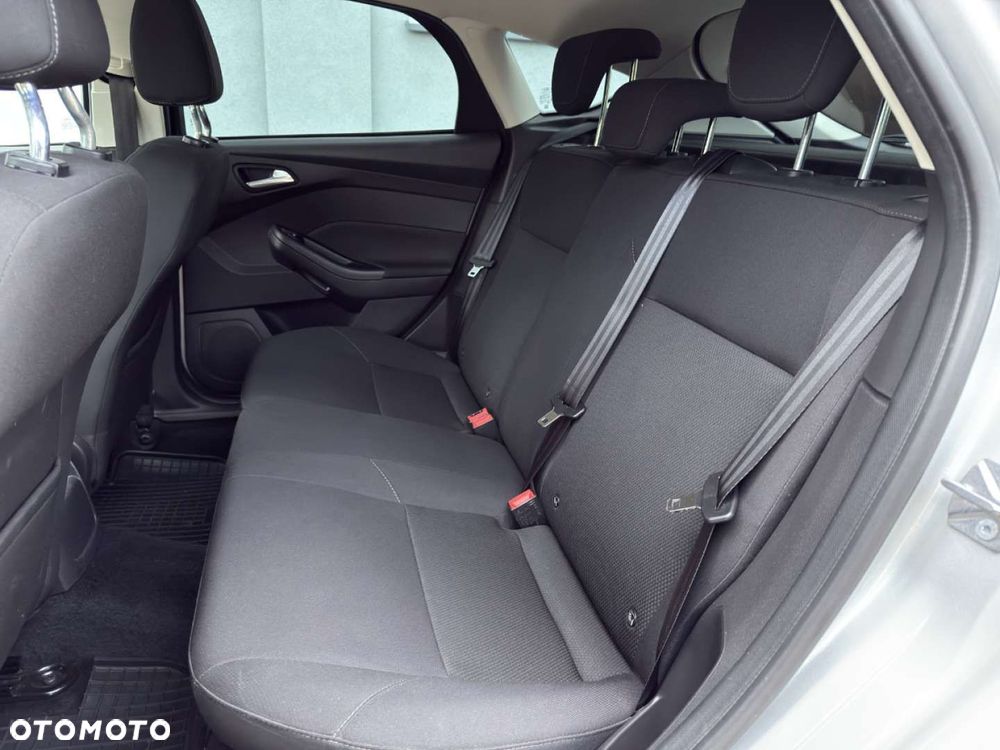 Ford Focus - 32