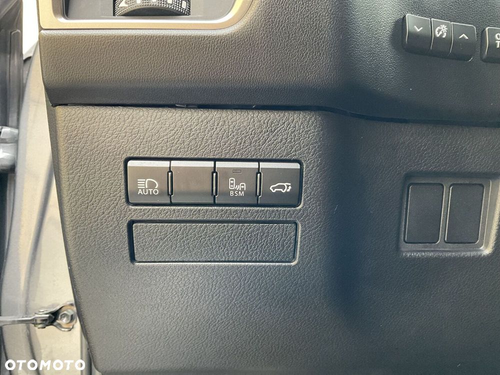 Lexus NX 300h F Sport Edition AWD - 22