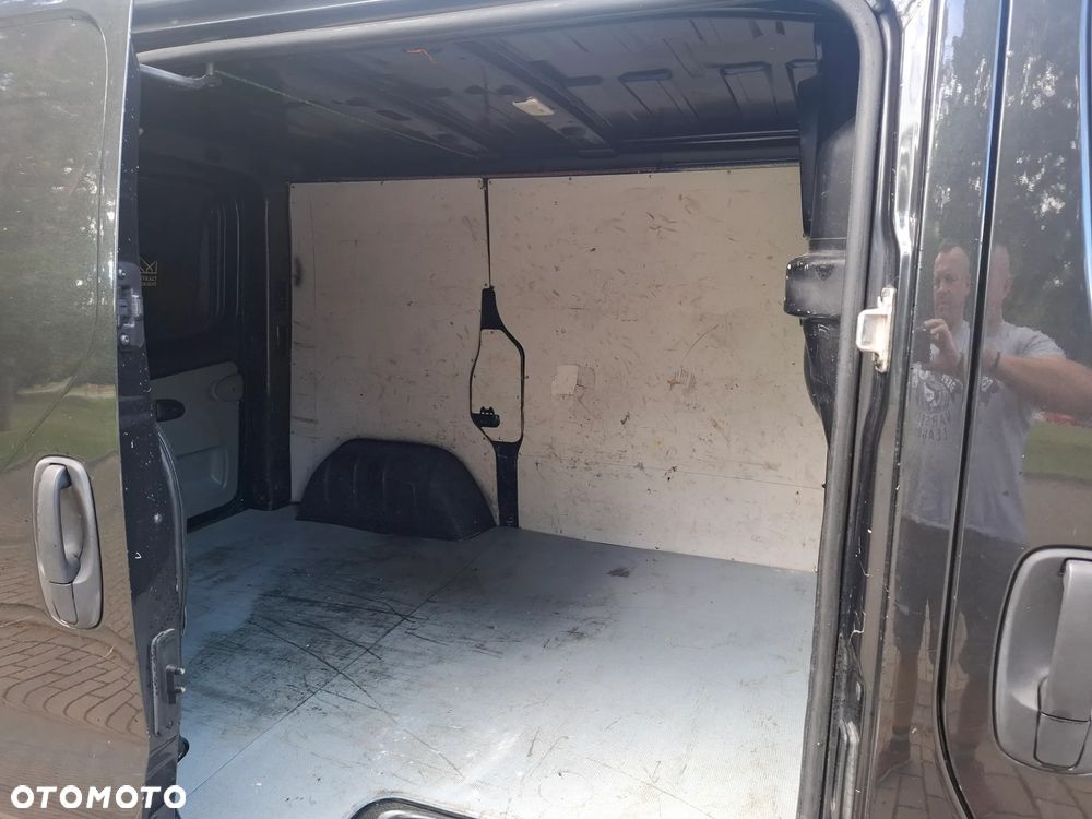 Opel Vivaro - 14