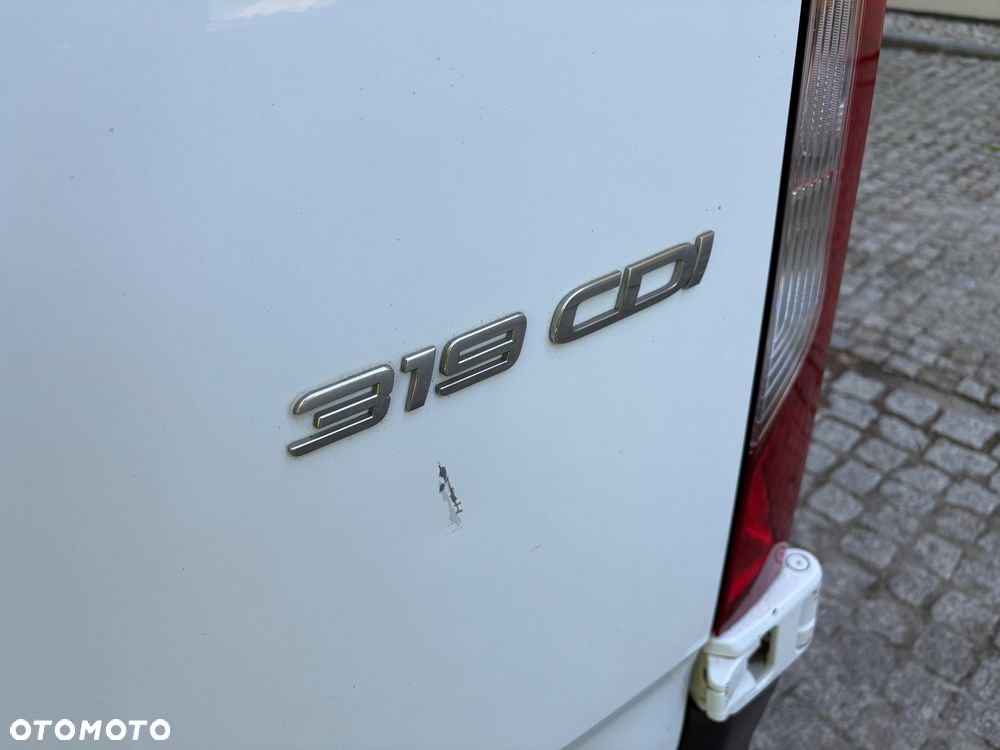 Mercedes-Benz Sprinter - 25