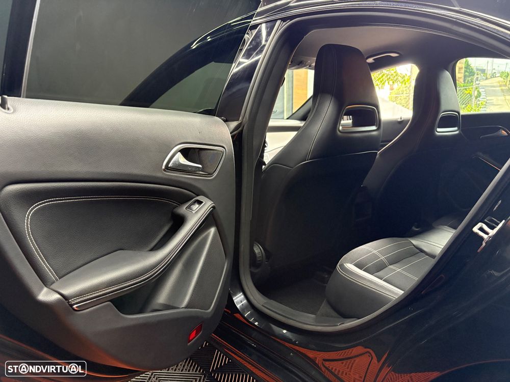 Mercedes-Benz CLA 220 d 7G-DCT AMG Line - 35