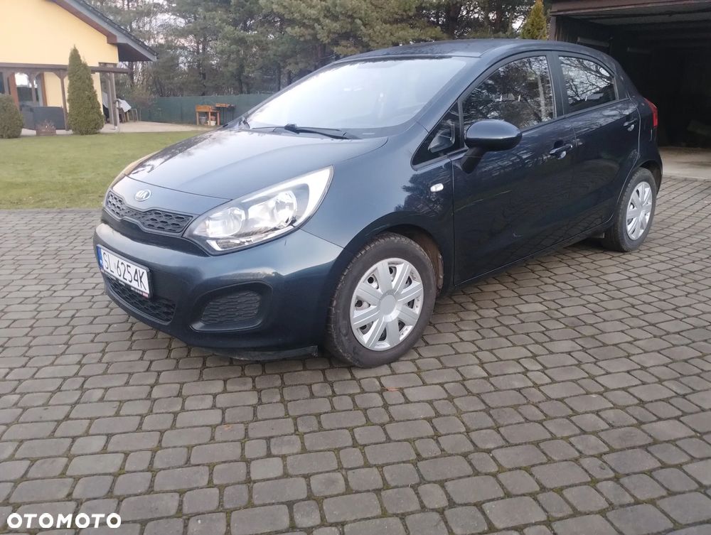 Kia Rio - 4