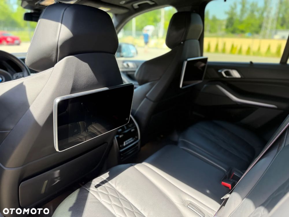 BMW X5 xDrive40i mHEV - 14