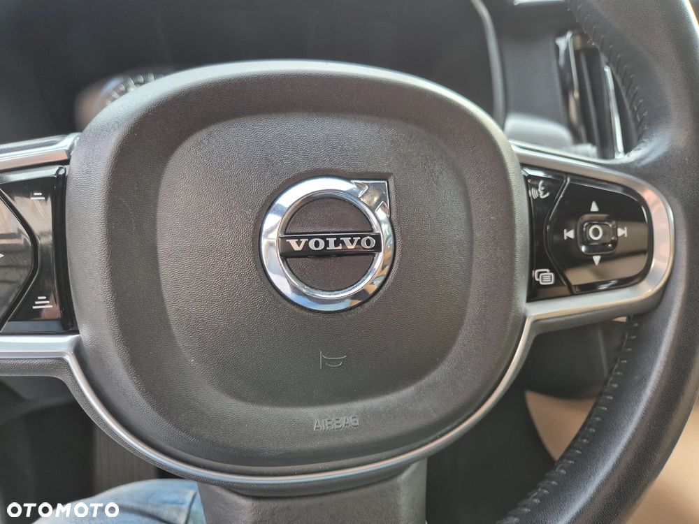 Volvo V90 D3 Momentum Pro - 28